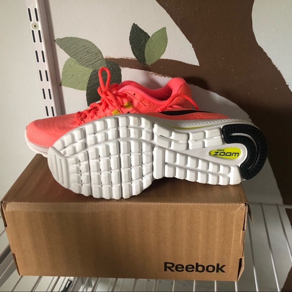 NEW DISCONTINUED RARE Womens Nike Air Zoom Vomero 12 - 6.5 - Picture 3 of 5